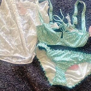 Victoria Secret 3 Piece Swim Set— NWT
